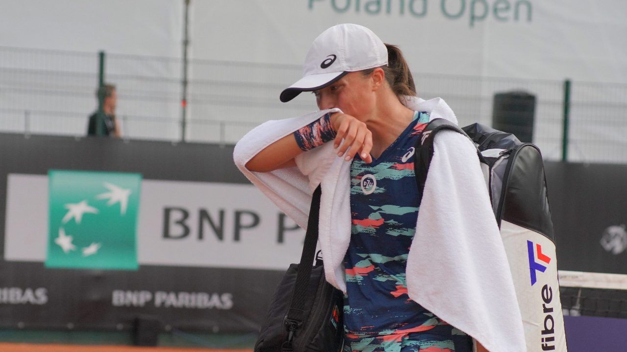 Iga Świątek ma problem. Ponad dwie godziny walki