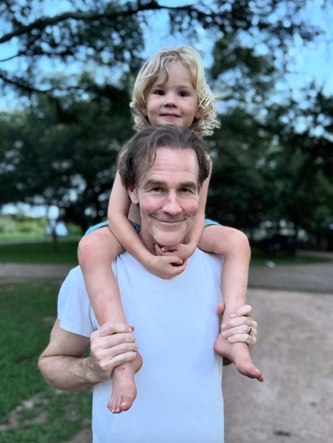 Aktor serialu "Jezioro marzeń" wyprzedaje pamiątki. Musi sfinansować leczenie