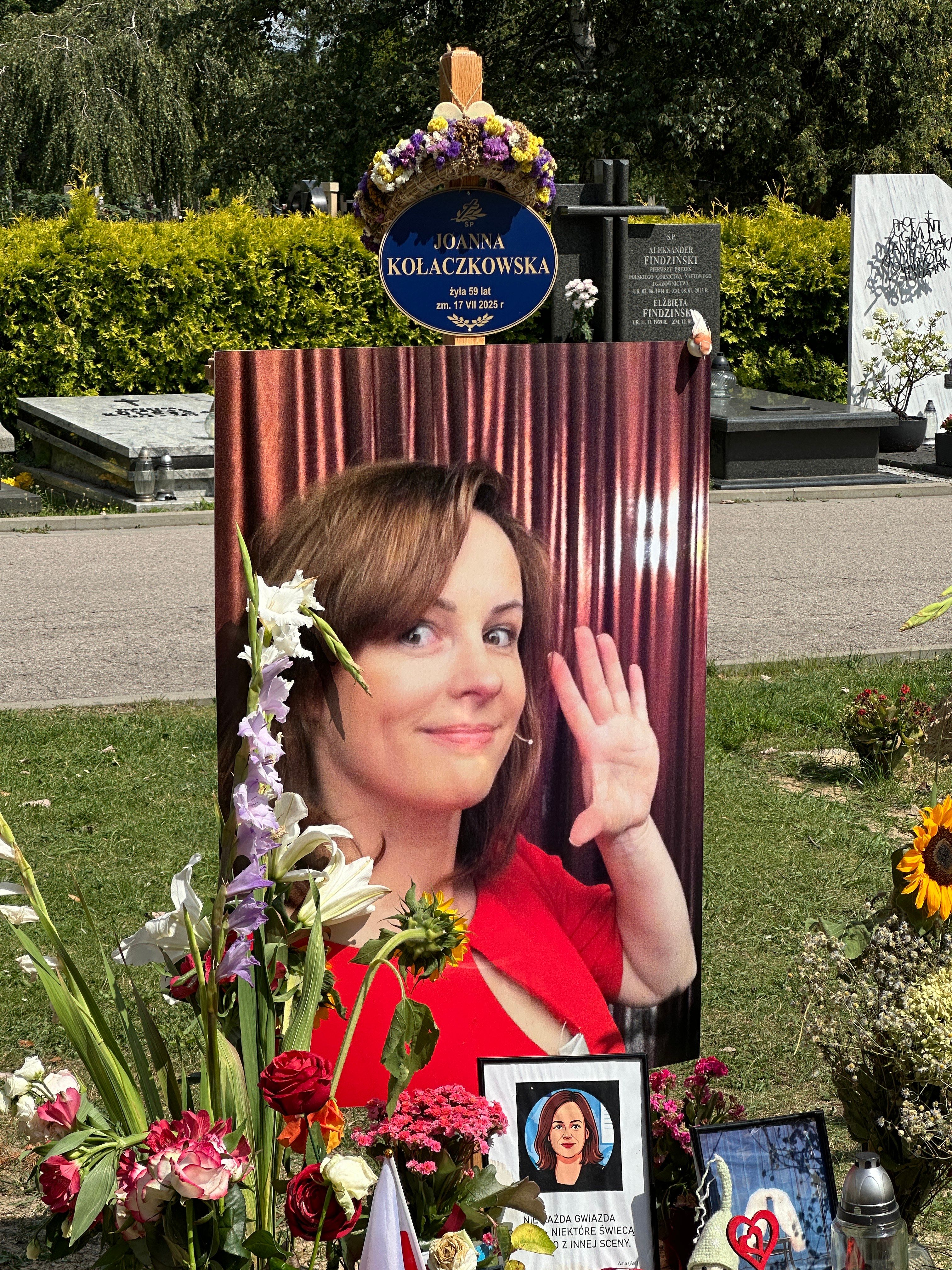 Dariusz Kamys z kabaretu Hrabi apeluje ws. grobu Kołaczkowskiej. Widok porusza do łez