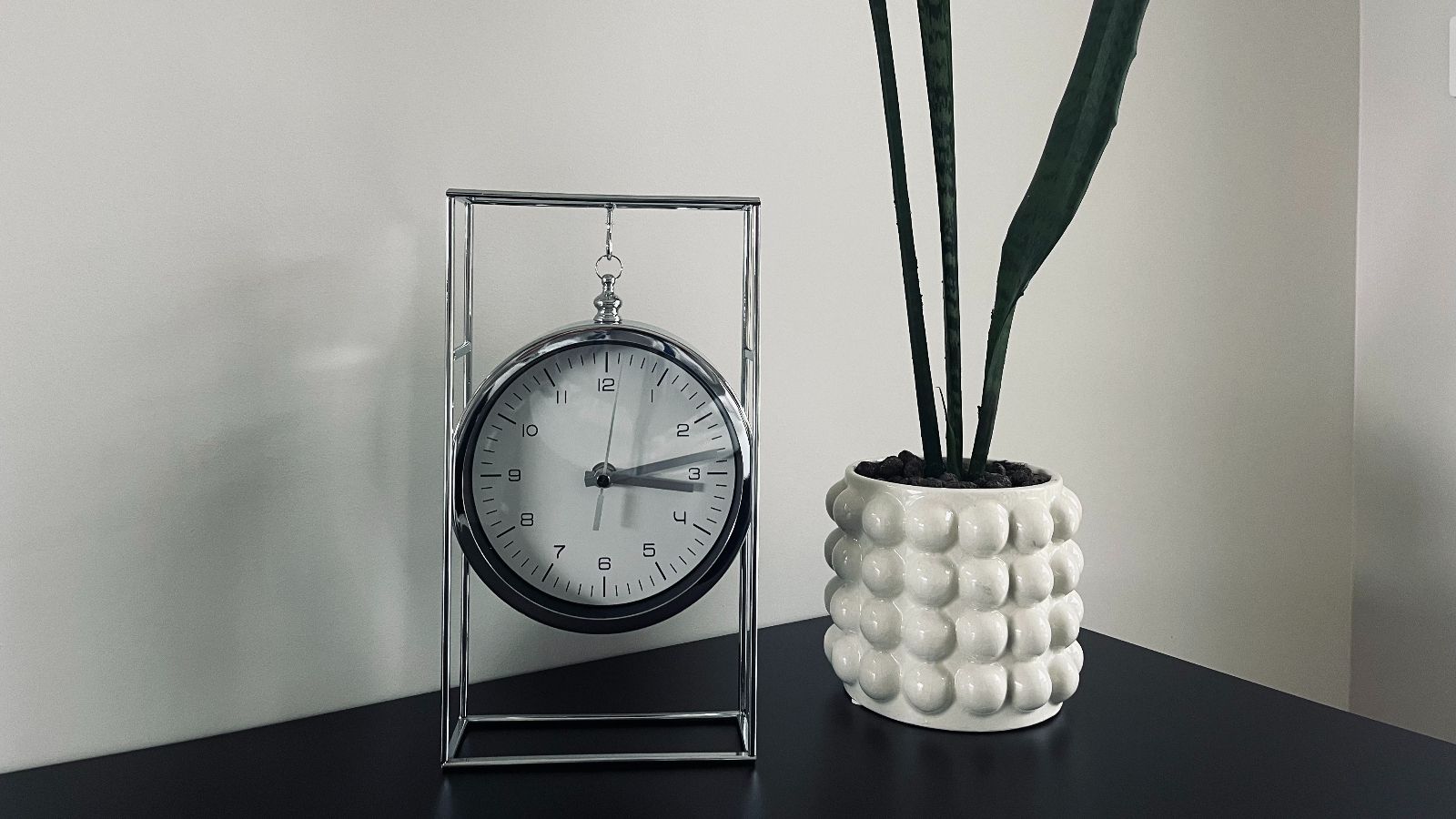 Zmiana czasu z zimowego na letni szybciej niż rok temu. Wiadomo, kiedy trzeba przestawić zegarki