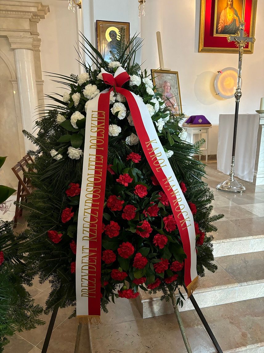 Wymowny gest prezydenta Karola Nawrockiego na pogrzebie Bożeny Dykiel 