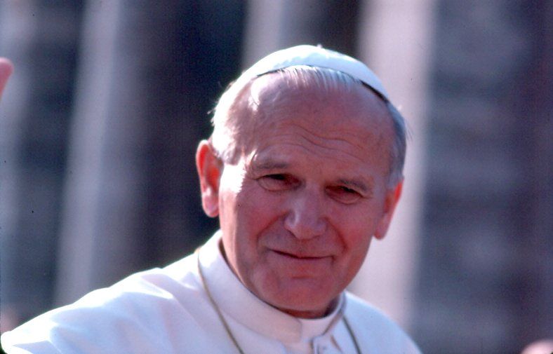 PiS chce podjąć uchwałę ws. obrony imienia św. Jana Pawła II.
