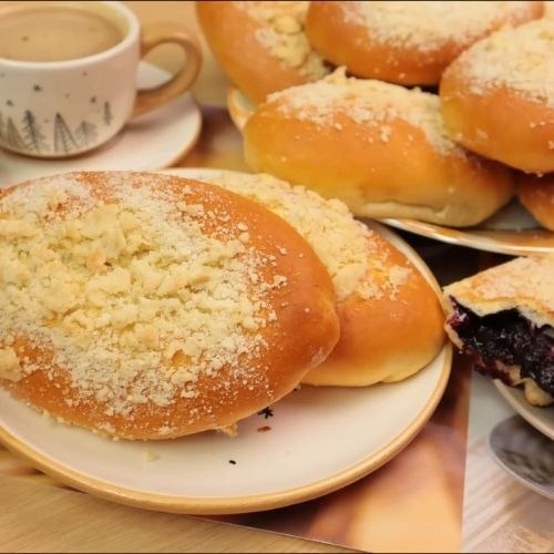 Więcej owoców niż ciasta. Te jagodzianki są lepsze niż z cukierni