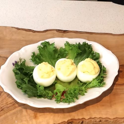 Wyglądają cudownie, a smakują jeszcze lepiej. Kurczaczki z jajek to świąteczny hit