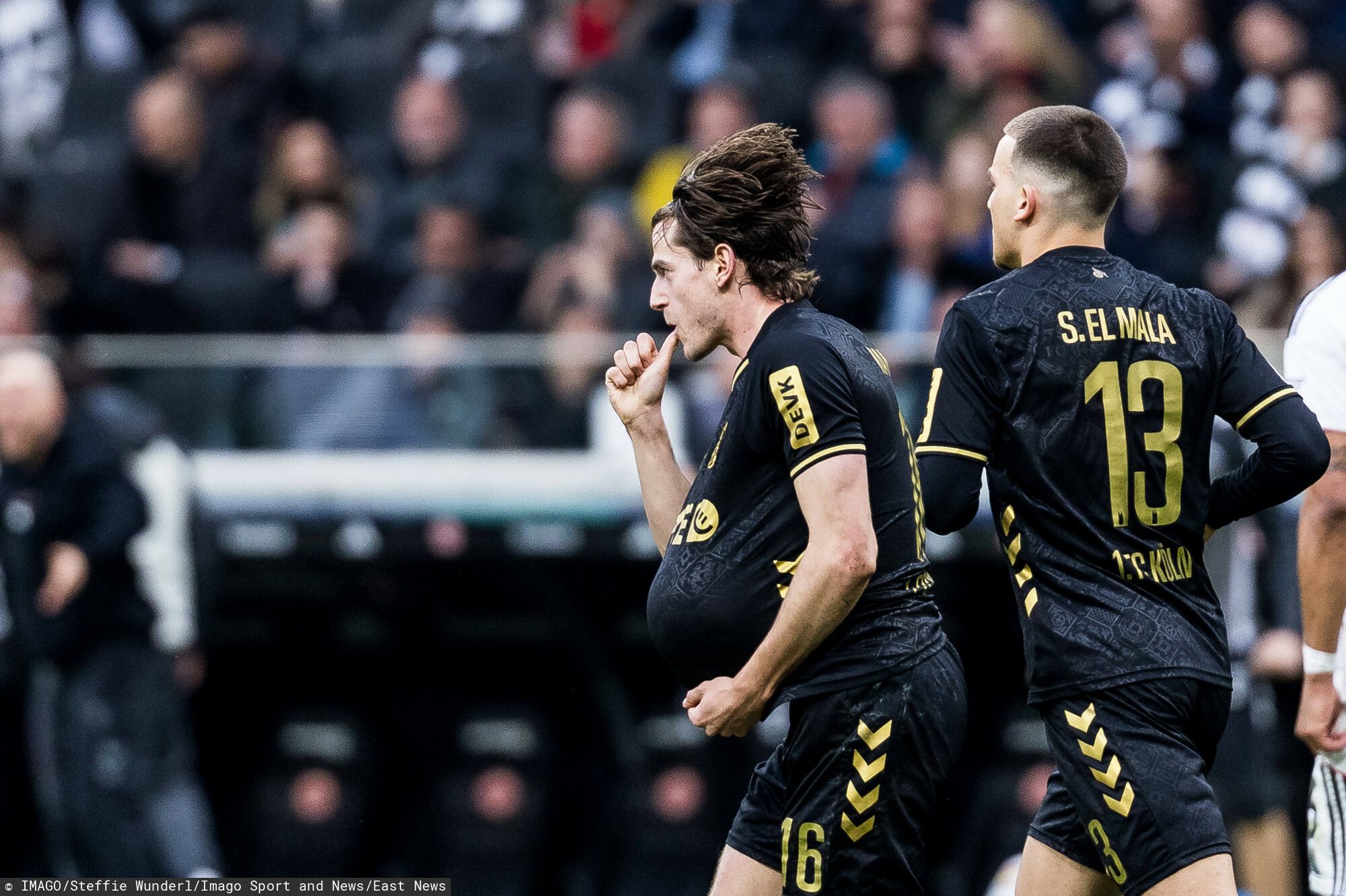 Ciążę ukochanej ogłosił na boisku, a w Wielkanoc się oświadczył. Radość w domu reprezentanta Polski