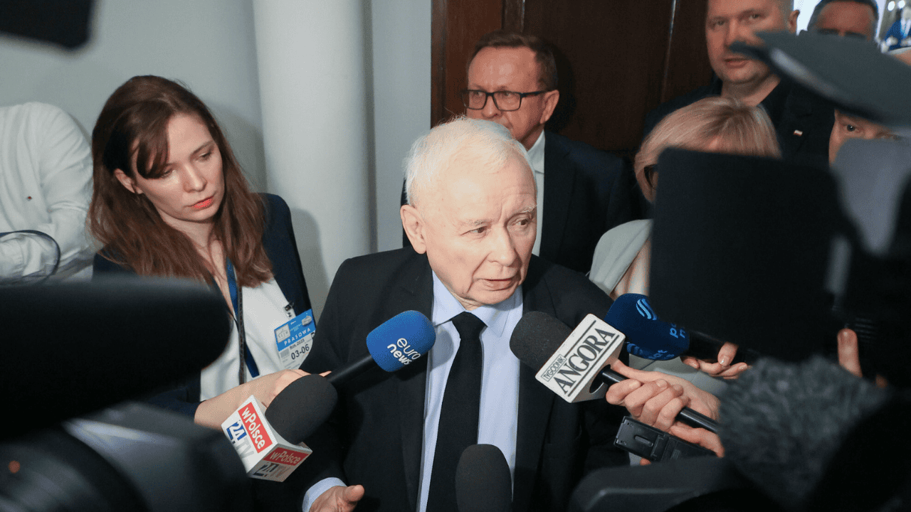 Skandaliczne zachowanie Kaczyńskiego po zaprzysiężeniu Nawrockiego. Mówi o tym cała Polska