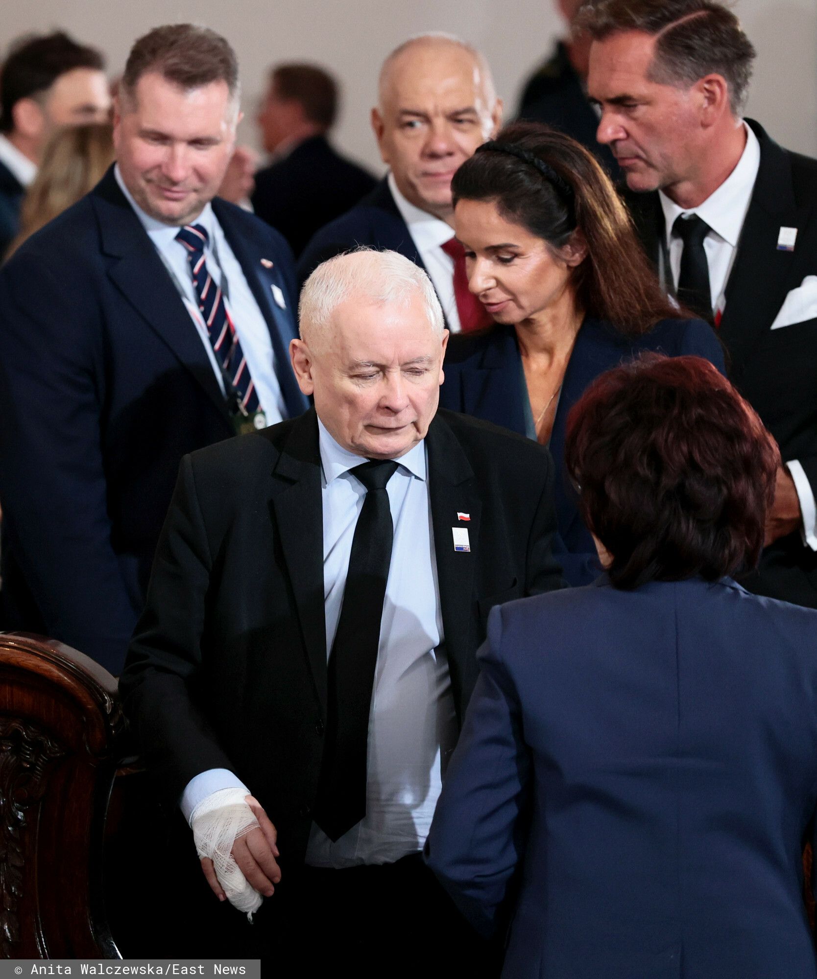 Cała Polska z niepokojem patrzyła na Kaczyńskiego. Prezes PiS z urazem na zaprzysiężeniu prezydenta