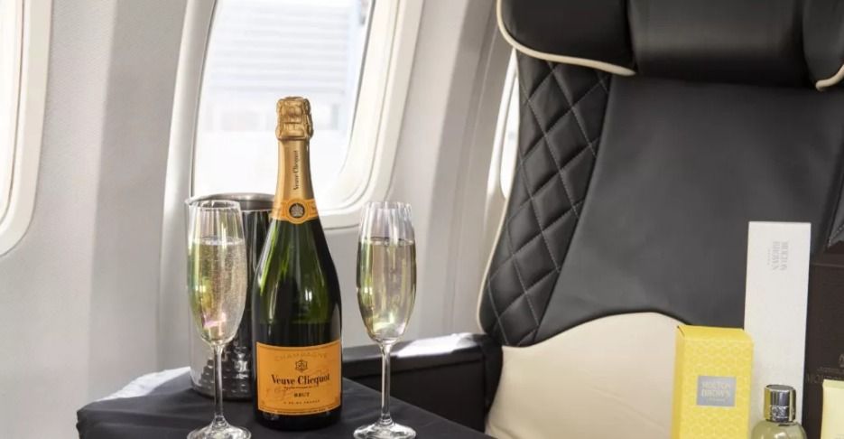 Jennifer Lopez w Polsce. Zajrzeliśmy do jej luksusowego samolotu