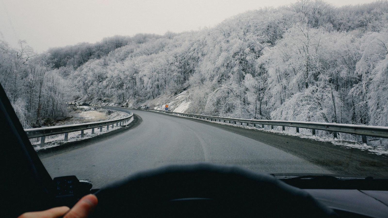 Niemal cała Polska na pomarańczowo. IMGW bije na alarm, te regiony są najbardziej zagrożone