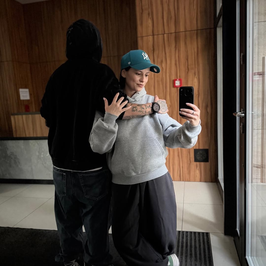 Uwielbiana aktorka dokonała coming out. Właśnie przyłapano ją z nową dziewczyną