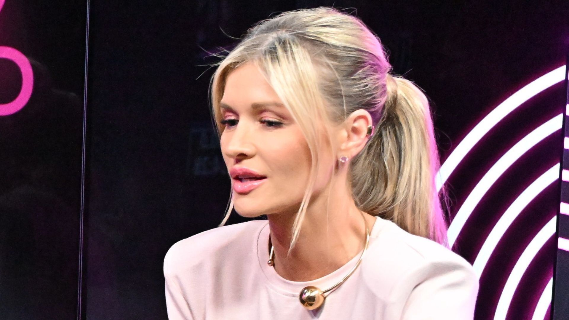 "Byłam dręczona". Joanna Krupa o przykrych początkach w USA. Takie miała dzieciństwo