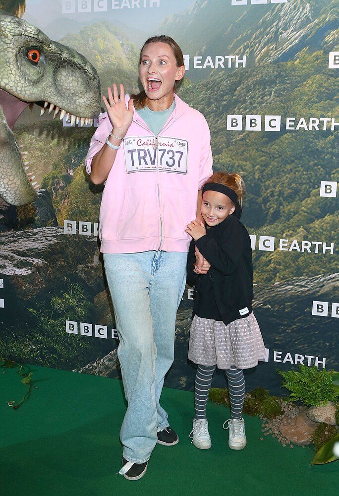 Joanna Moro w stroju kąpielowym na śniegu, ale to nie ona skradła show. Fani niedowierzają