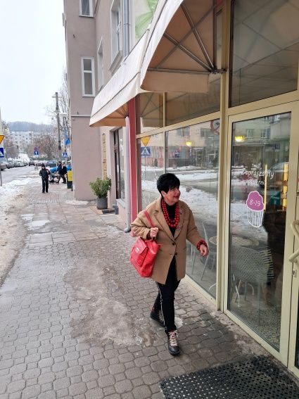 Tak powstaje kultowa fryzura Joanny Senyszyn. Mamy zdjęcia prosto od fryzjera