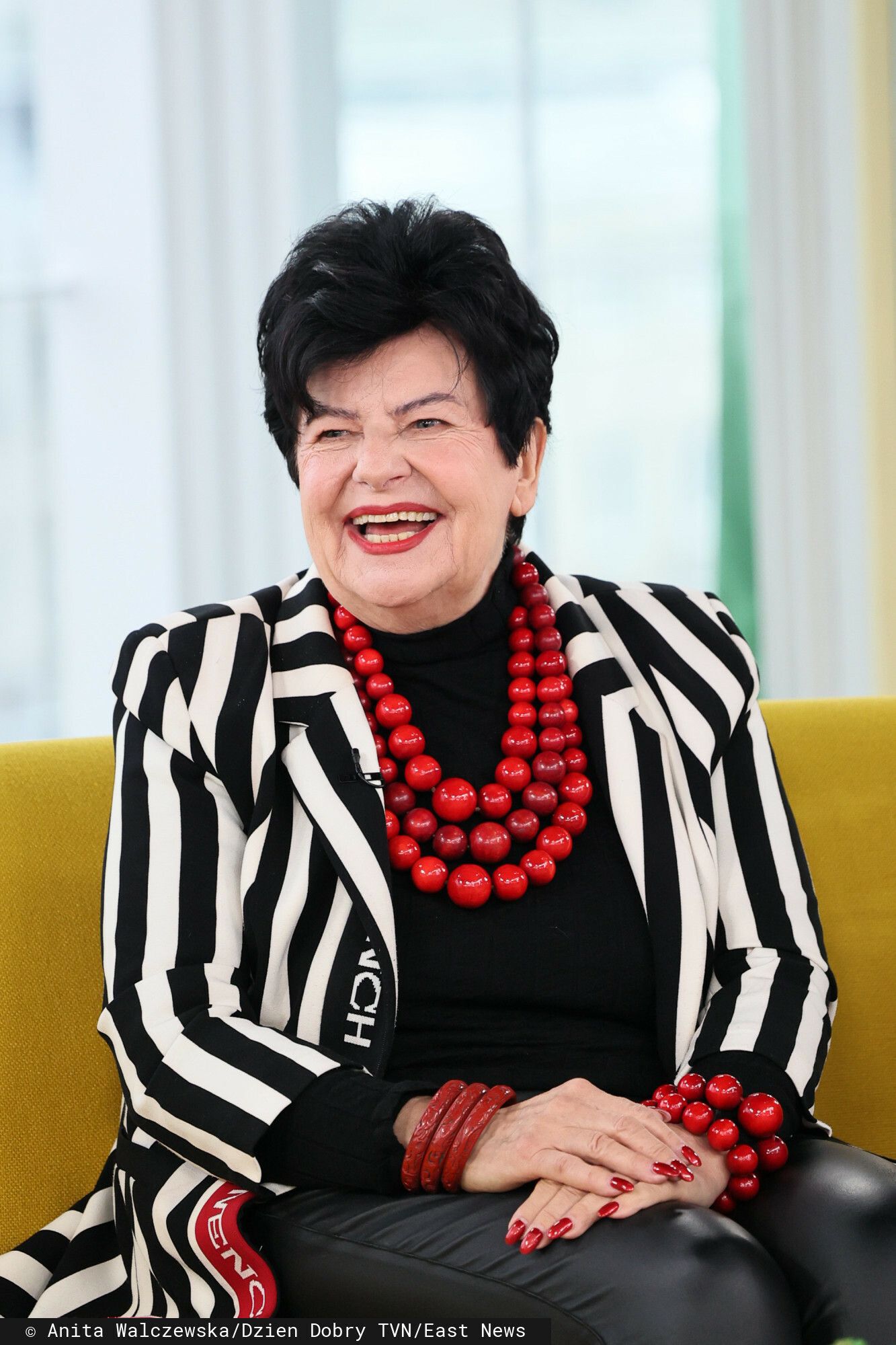 Tak powstaje kultowa fryzura Joanny Senyszyn. Mamy zdjęcia prosto od fryzjera