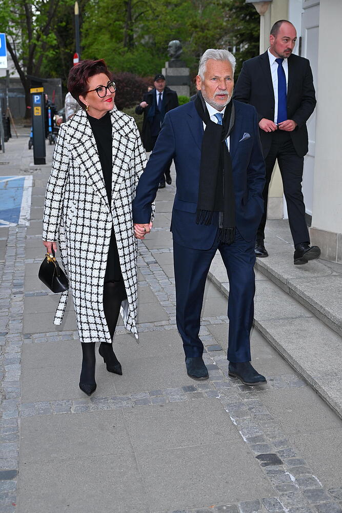 Kwaśniewscy wybrali się do teatru, Jolanta skradła wszystkie spojrzenia. To, co miała na sobie, zapiera dech