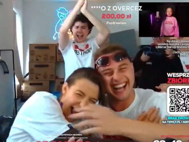 Julia Wieniawa pocałowała się na wizji ze znanym aktorem. Wszystko się nagrało