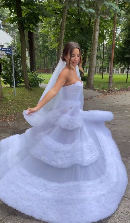 Julia Wieniawa w sukni ślubnej fot. Instagram @polsatofficial
