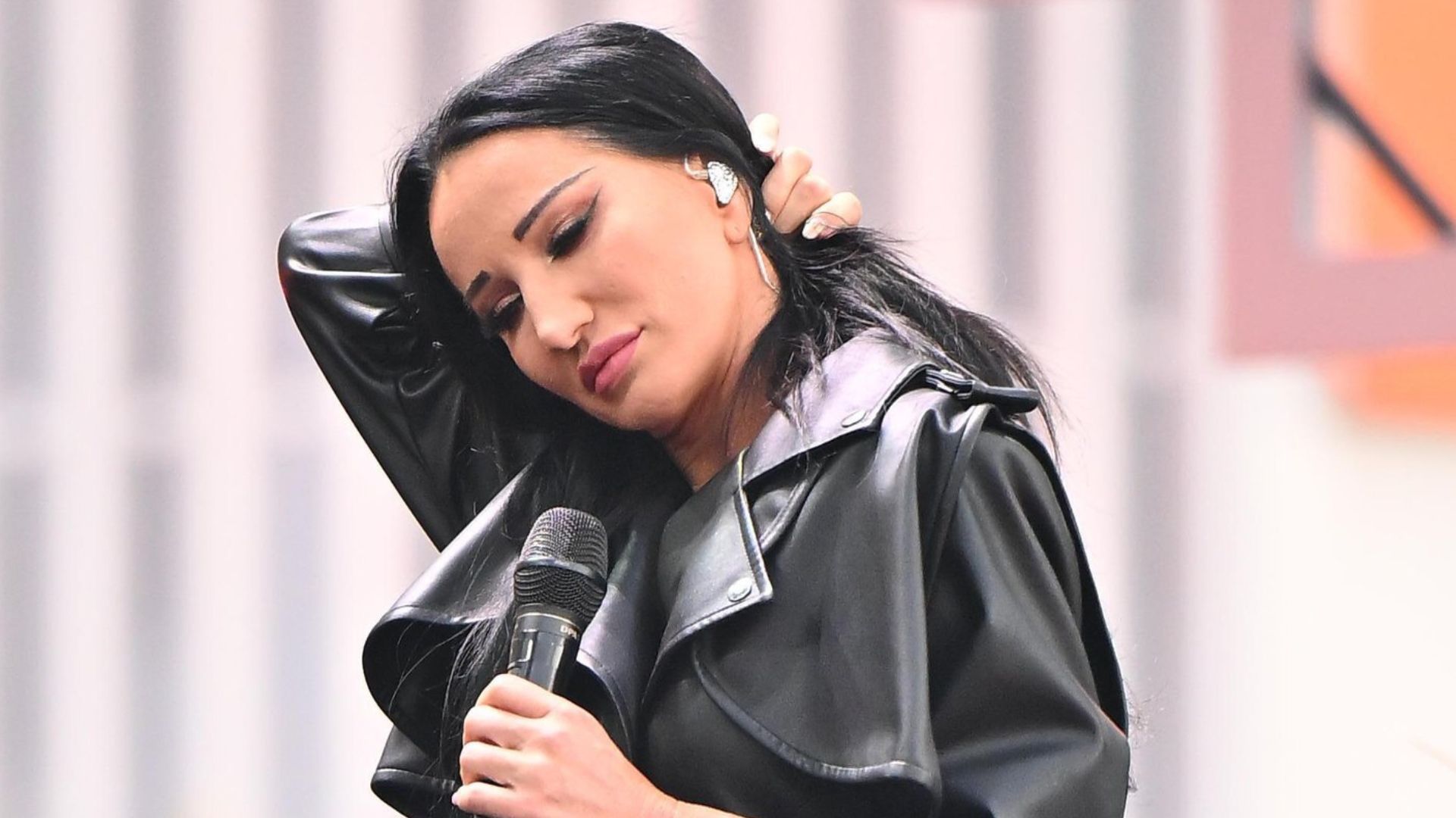 "Jestem chora". Steczkowska ze sceny poinformowała o chorobie. Ujawniła z czym się mierzy