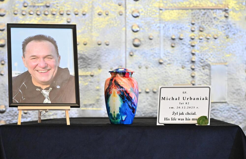 Tak wyglądała urna Michała Urbaniaka. Jeden szczegół przyciąga uwagę