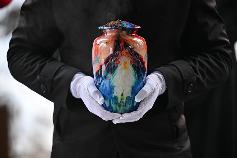 Tak wyglądała urna Michała Urbaniaka. Jeden szczegół przyciąga uwagę