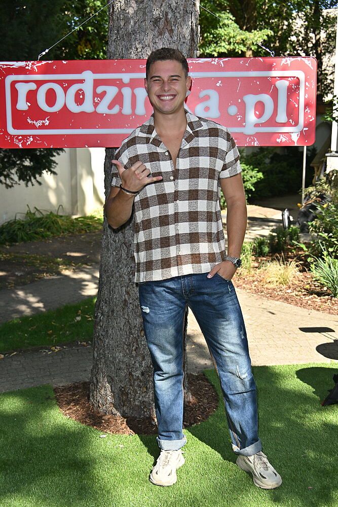 Domówka z gwiazdami "Rodzinki.pl". Julia Wieniawa, Małgorzata Kożuchowska, Maciej Musiał