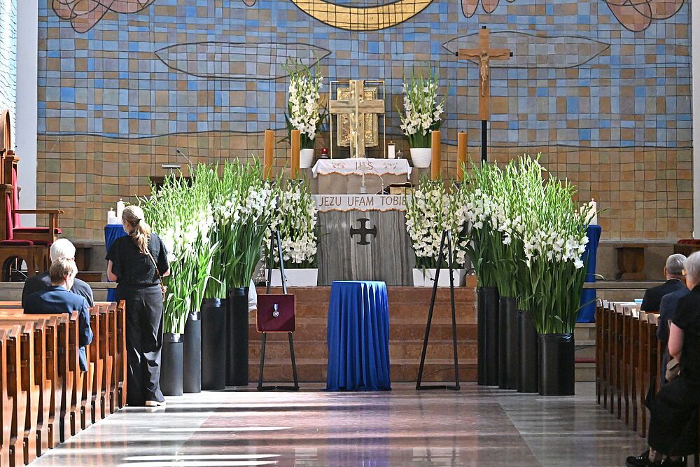 Pogrzeb Stanisława Soyki. Tłumy zgromadziły się w kościele by pożegnać artystę