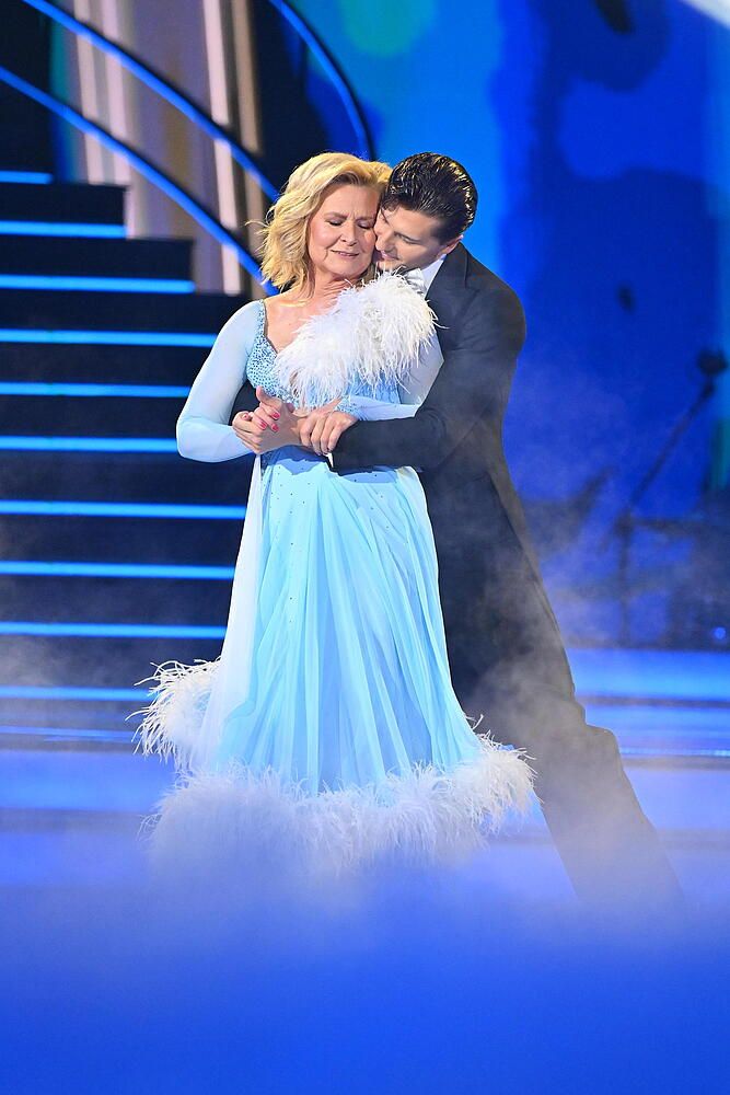 Szokujące co zrobiła młodzież. To działo się gdy 71-letnia gwiazda "TzG" wsiadła do tramwaju