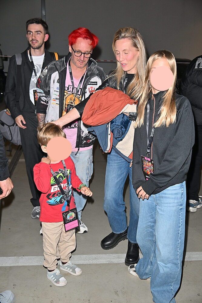 Wiśniewski zabrał piątą żonę i dzieci na koncert. Rzadkie zdjęcia obiegły media