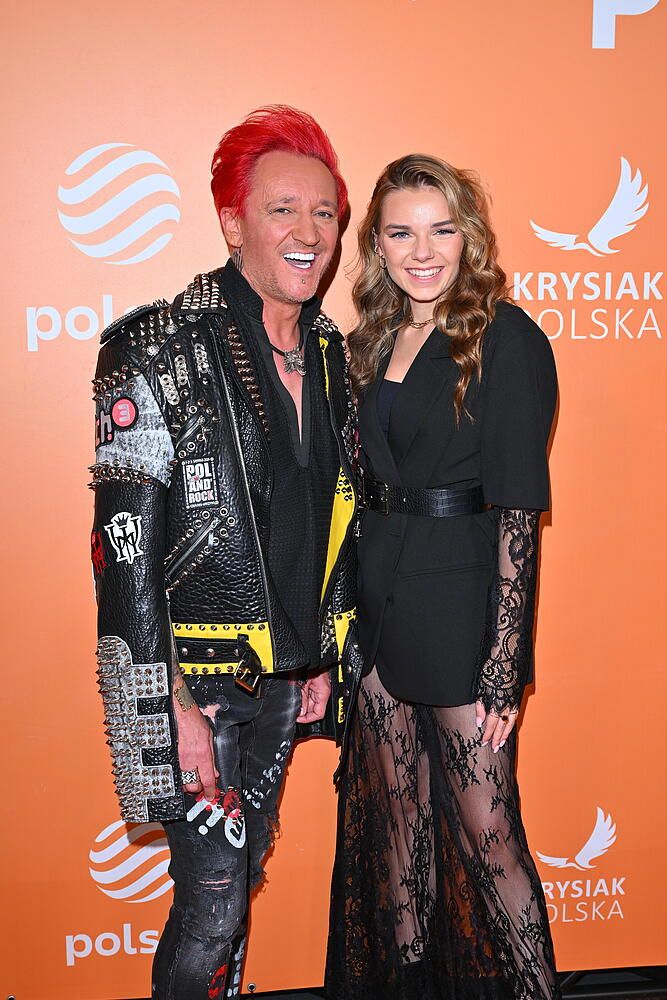 Wiśniewski zabrał piątą żonę i dzieci na koncert. Rzadkie zdjęcia obiegły media