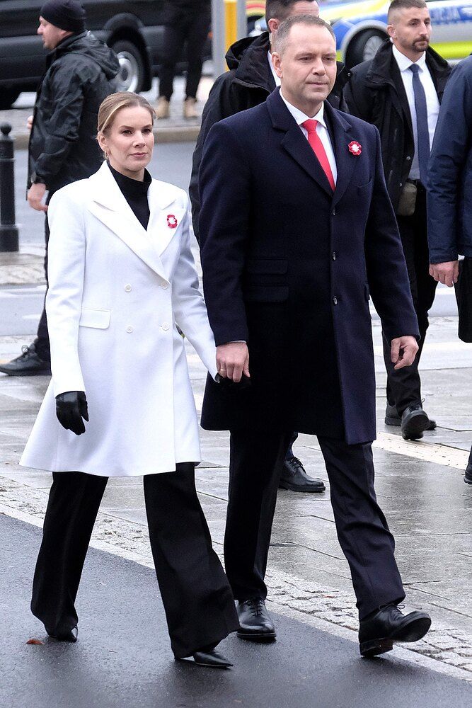  Tak ewoluował styl pierwszej damy. Nawrocka przeszła niebywałą przemianę 