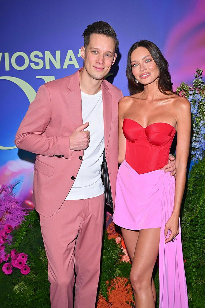 Edyta Zając i Michał Mikołajczyk na ramówce TVN w różowych kolorach niczym Barbie i Ken