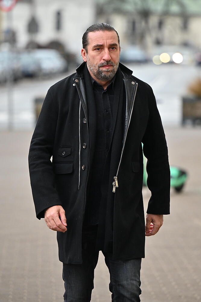 Tłum gwiazd na pogrzebie Edwarda Linde-Lubaszenki. Tak pożegnali ikonę