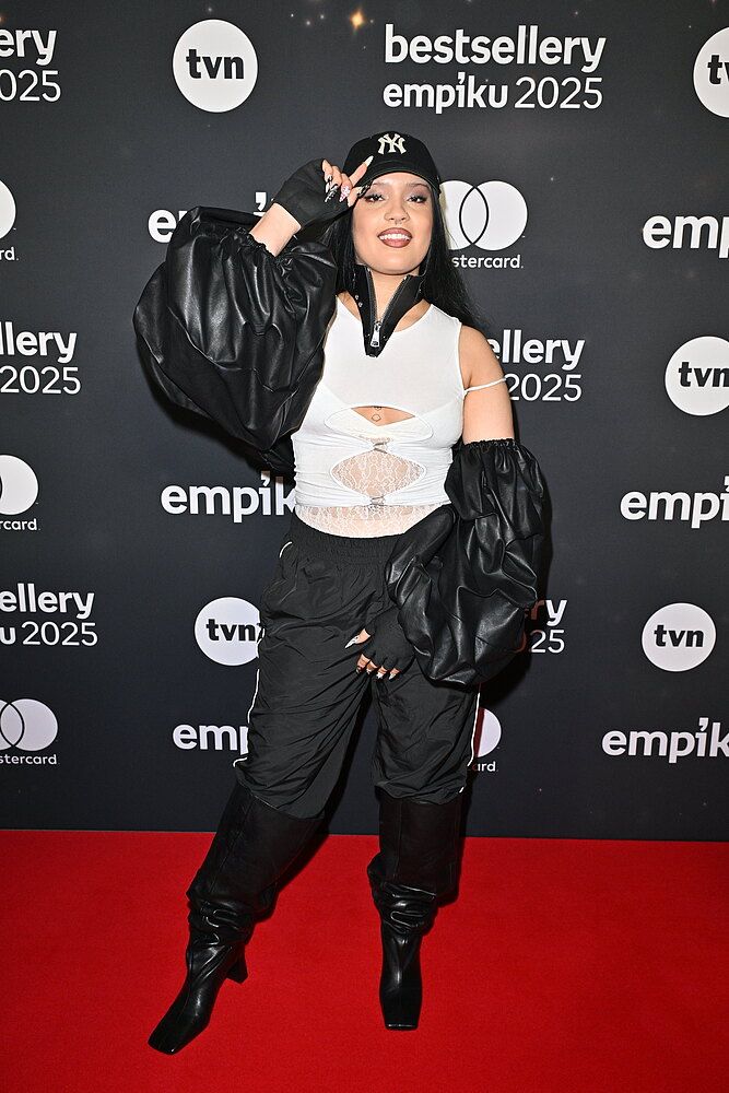 Sara James skradła show na Bestsellerach Empiku 2025. Postawiła na odważny look