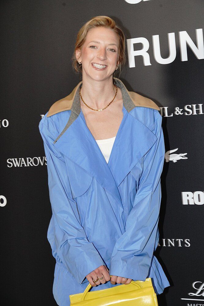 Wszyscy patrzyli tylko na Larę Gessler. Wparowała z mężem za rękę. PRZEPIĘKNA