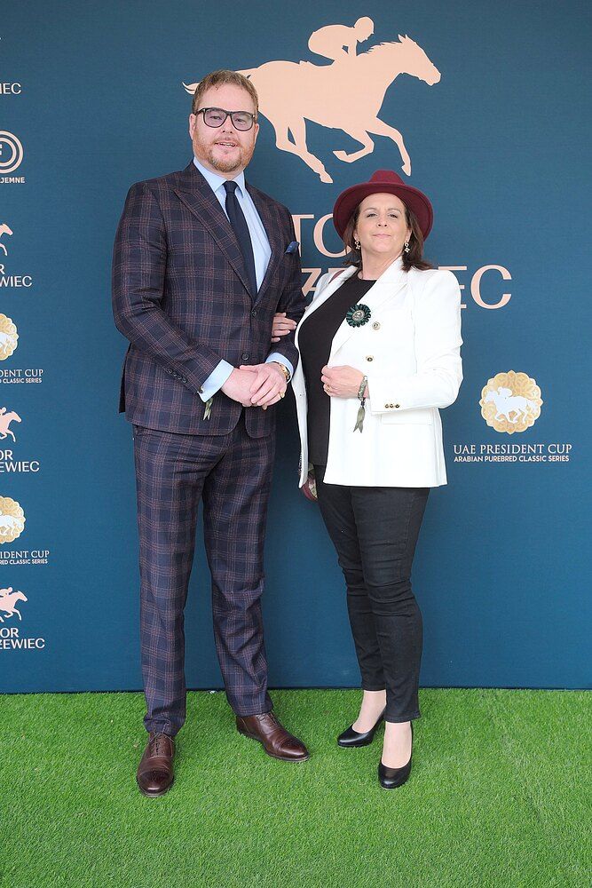  Stylizacja hrabianki Mańkowskiej znowu na ustach wszystkich. Tak się wystroiła na "polskie Ascot"