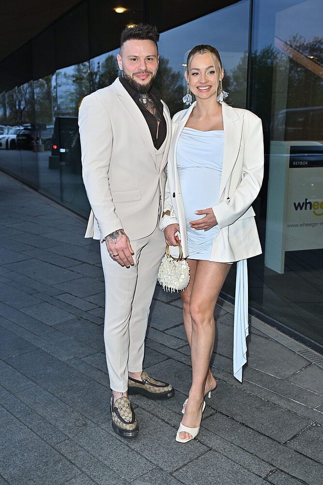 Ona zaraz rodzi! Polska gwiazda na gali pokazała duży brzuszek! Pięknie wyglądała 