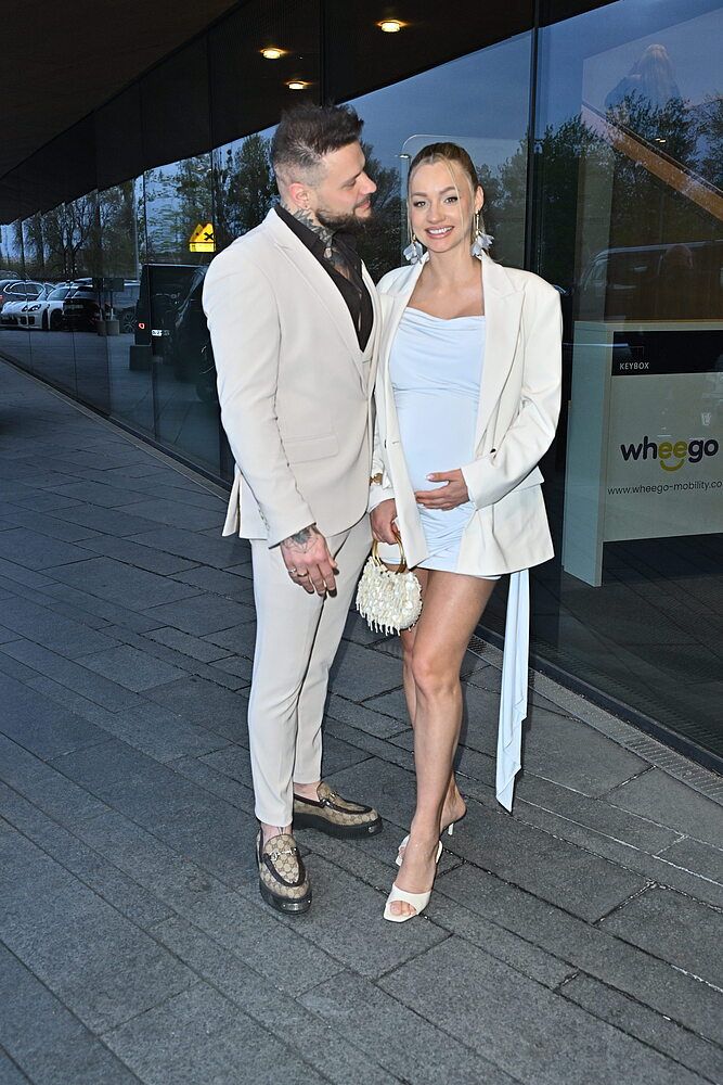 Ona zaraz rodzi! Polska gwiazda na gali pokazała duży brzuszek! Pięknie wyglądała 