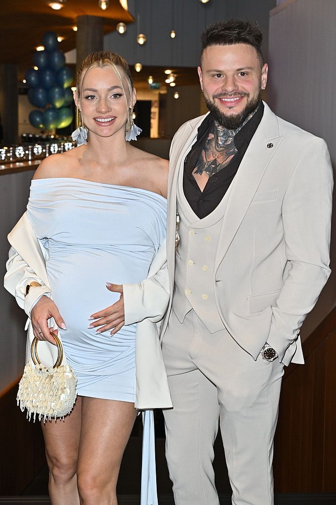 Ona zaraz rodzi! Polska gwiazda na gali pokazała duży brzuszek! Pięknie wyglądała 