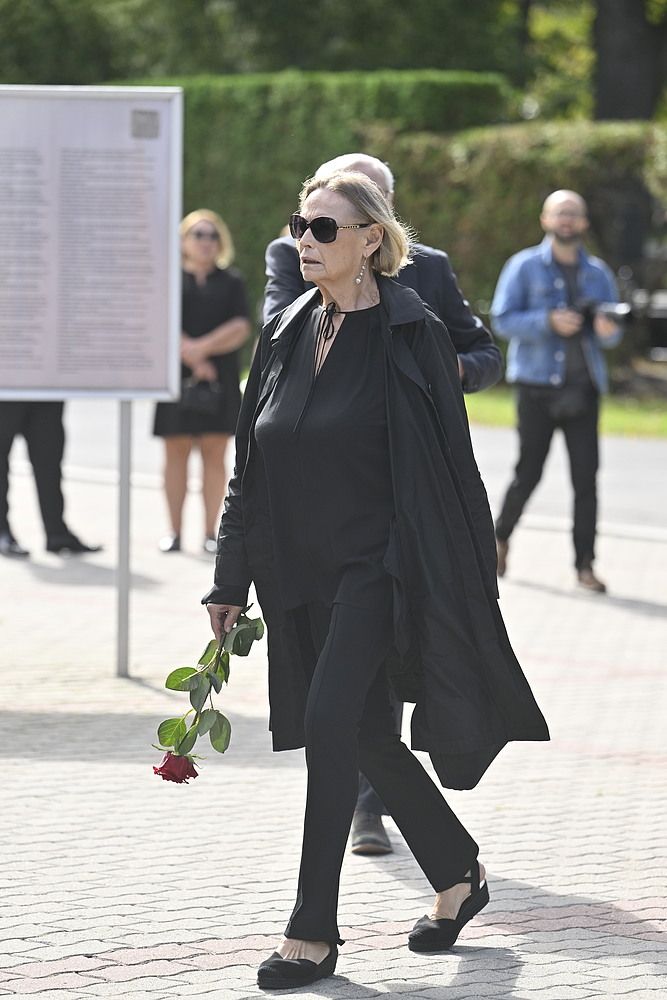 Pogrzeb Jana Frycza. Tłumy żegnają aktora