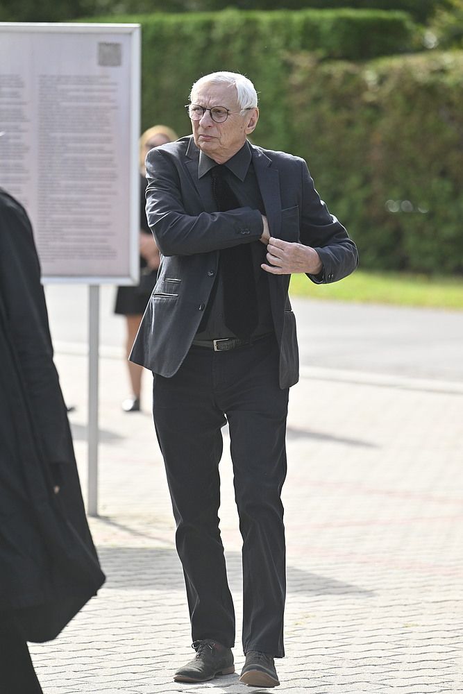Pogrzeb Jana Frycza. Tłumy żegnają aktora