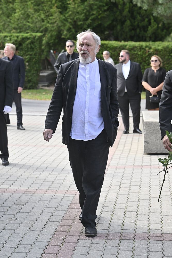 Pogrzeb Jana Frycza. Tłumy żegnają aktora