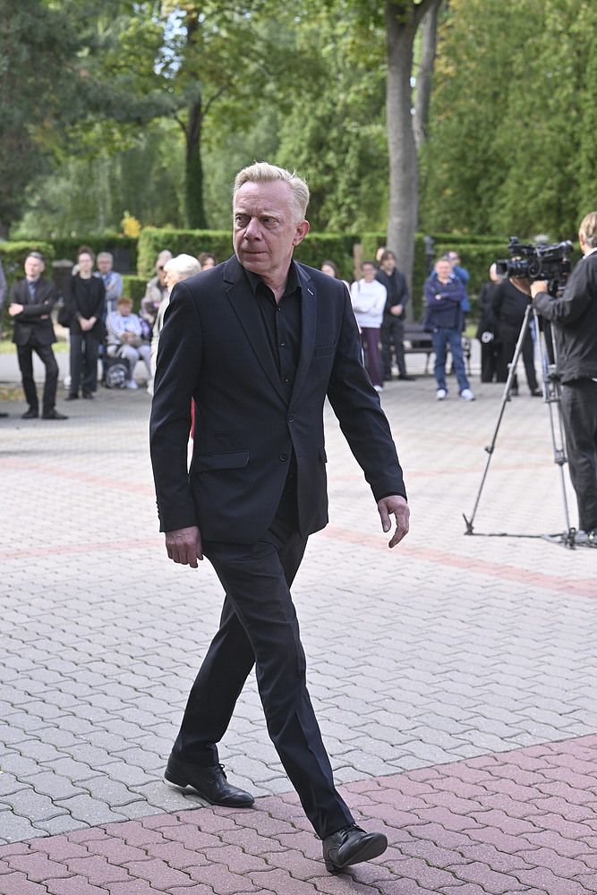 Pogrzeb Jana Frycza. Tłumy żegnają aktora