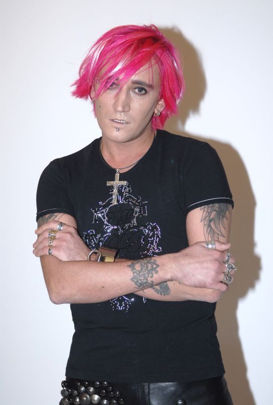 Michał Wiśniewski nie zawsze nosił czerwone włosy. To zdjęcie wczarnych to hit 