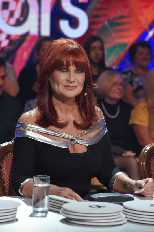 Iwona Pavlović jako blondynka. Tak zmieniała się jurorka "Tańca z gwiazdami"