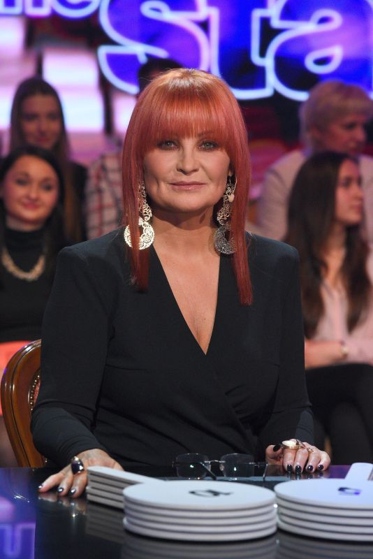 Iwona Pavlović jako blondynka. Tak zmieniała się jurorka "Tańca z gwiazdami"