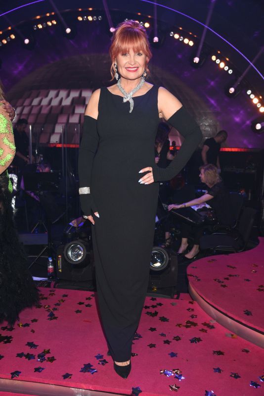 Iwona Pavlović jako blondynka. Tak zmieniała się jurorka "Tańca z gwiazdami"