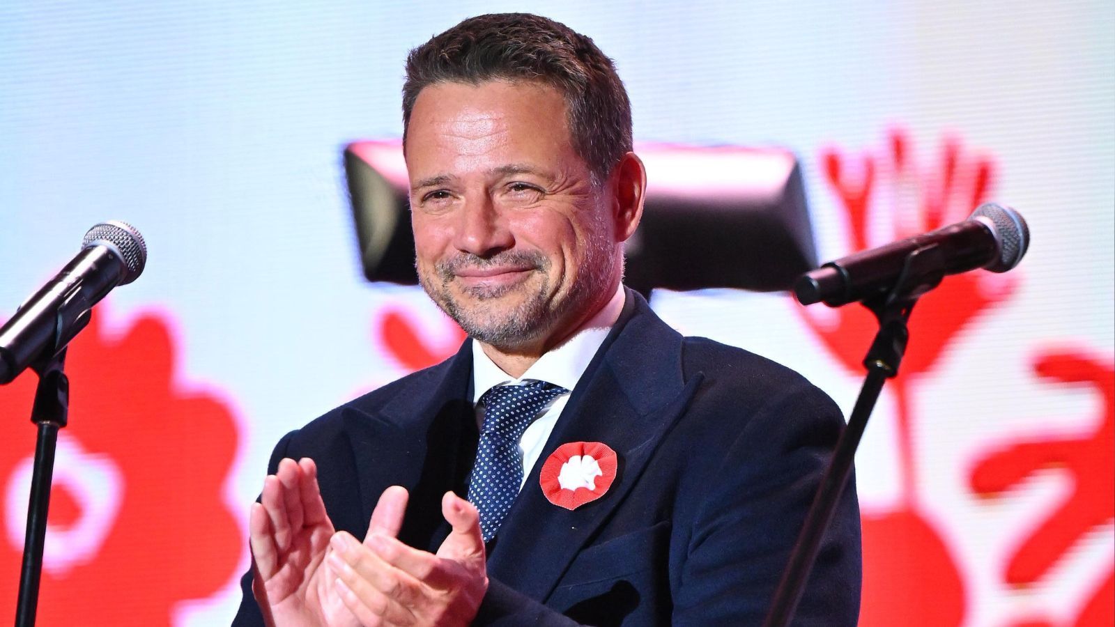 Rafał Trzaskowski dostanie podwyżkę, radni zdecydowali. Tyle będzie zarabiał prezydent Warszawy