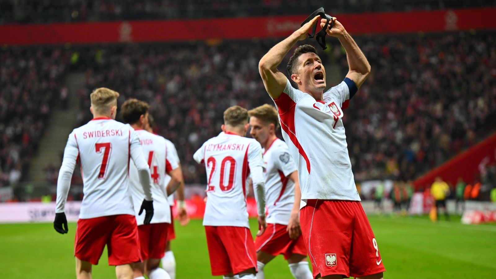 Bukmacherzy podnoszą poprzeczkę przed meczem ze Szwecją. Taki kurs na Polaków, to nie jest żart