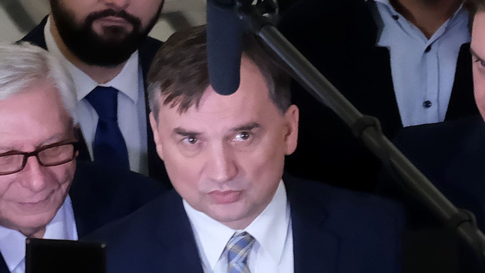 Czarne chmury nad Ziobrą i Romanowskim. Prawnik zabrał głos