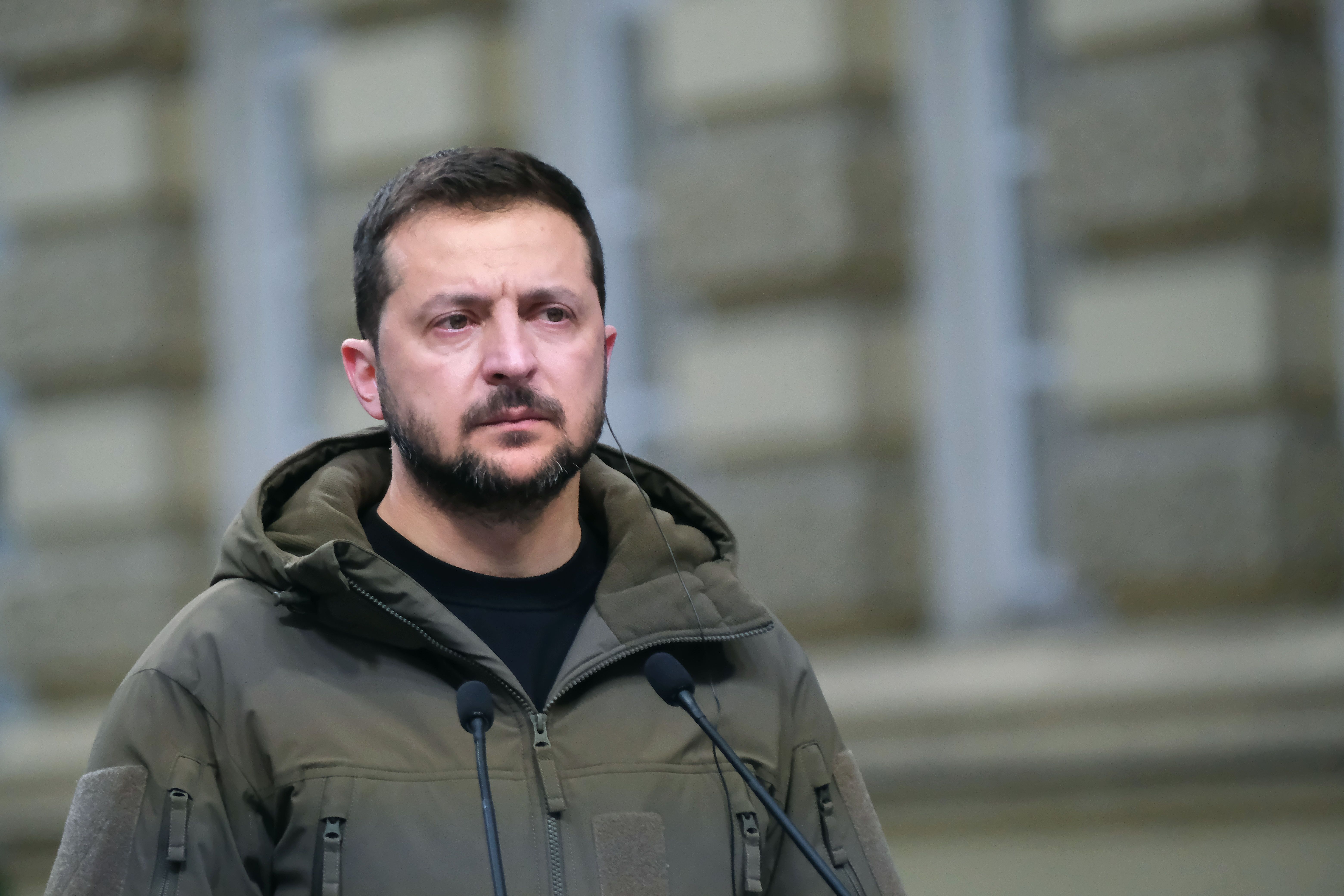 Incydent w trakcie lotu Zełenskiego. Służby podejrzewają atak hybrydowy 